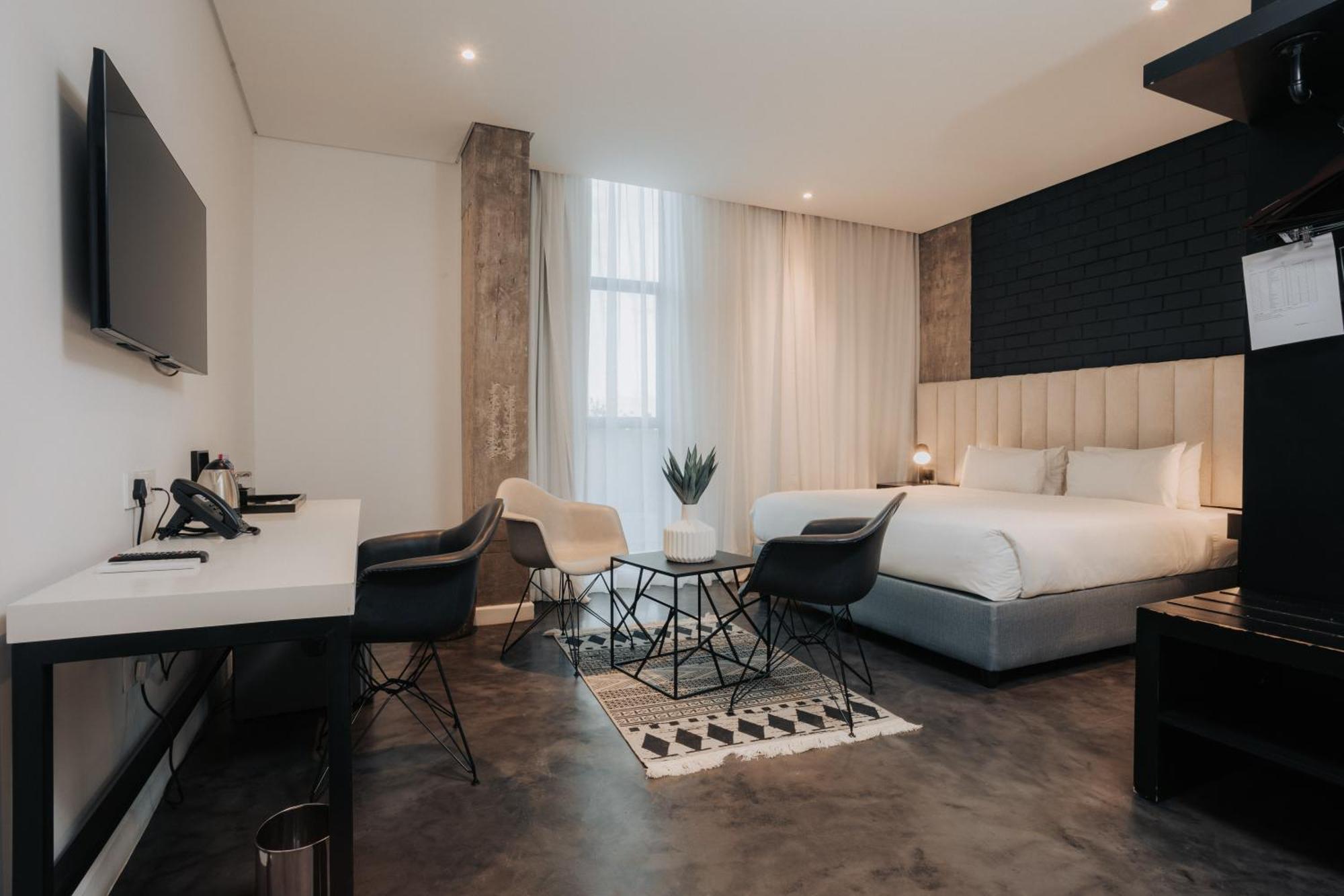 The Urban Hotel ルサカ エクステリア 写真